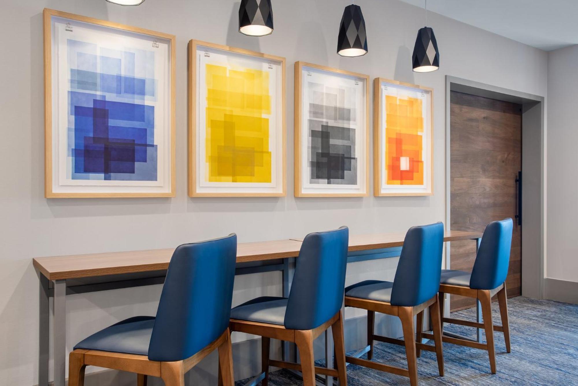 Holiday Inn Express Hotel & Suites Terre Haute By Ihg Exterior foto
