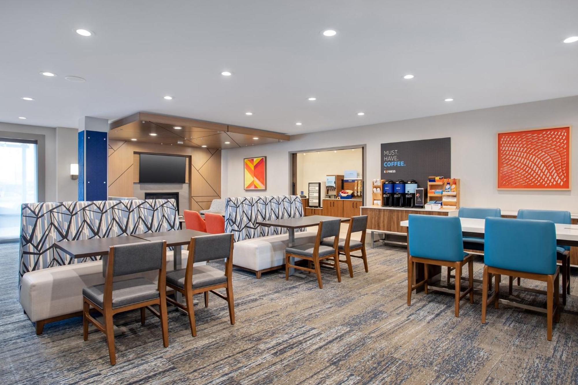 Holiday Inn Express Hotel & Suites Terre Haute By Ihg Exterior foto